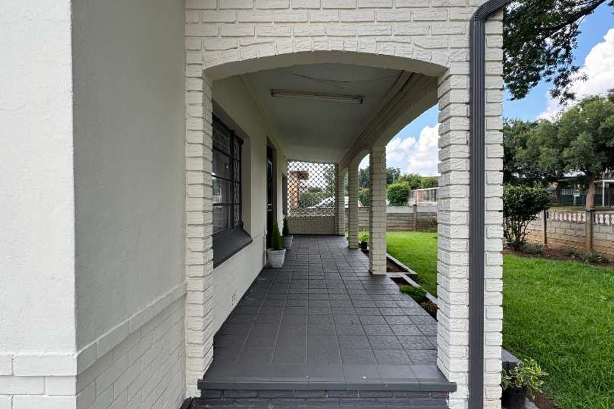 Quaint Neat Family Home for sale - Photo 4