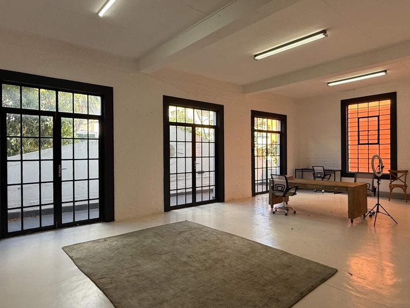 Stunning 138m2 office with balcony in Bo Kaap - Photo 1