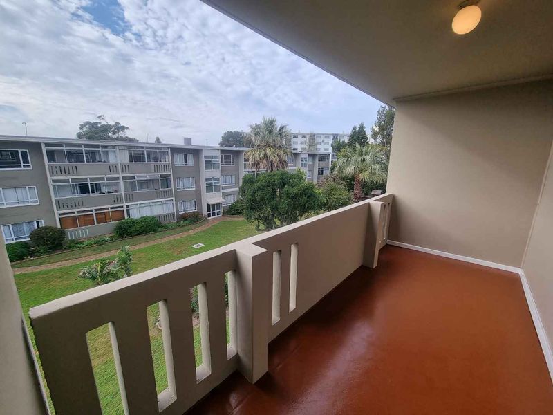 Unfurnished 2-Bedroom Apartment To Rent in Claremont - Photo 7