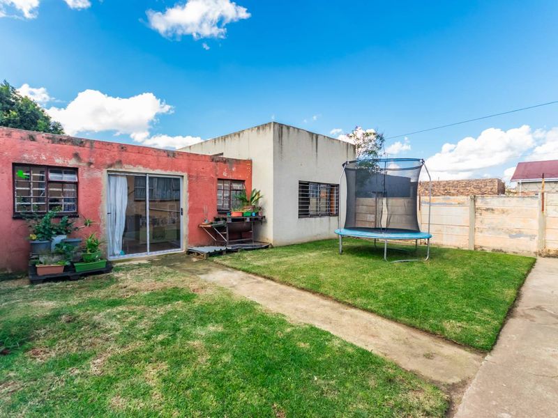 Ideal Family Home In Krugersdorp West - Photo 4