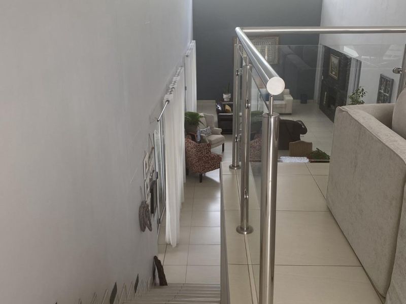 Modern 4 bedroom house on Omeya - Photo 10