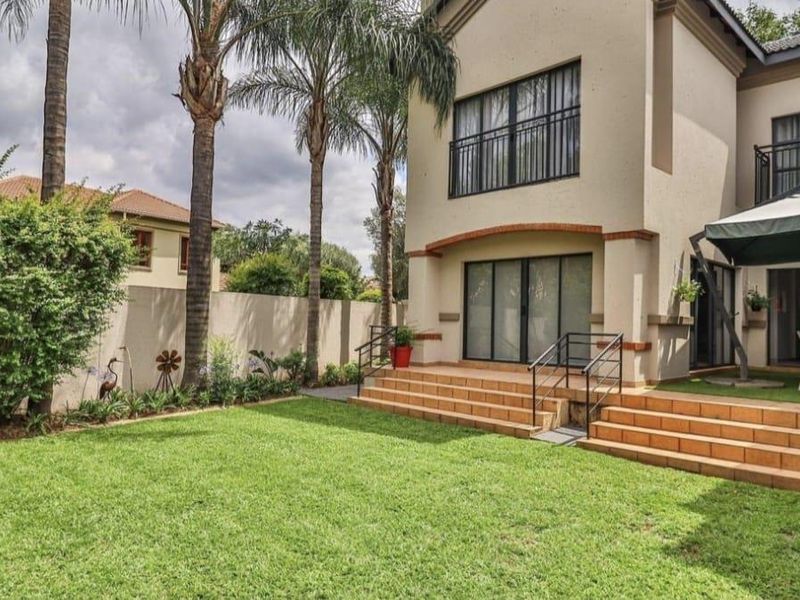Stunning Fully Furnished Rental In Secure Midstream. - Photo 2