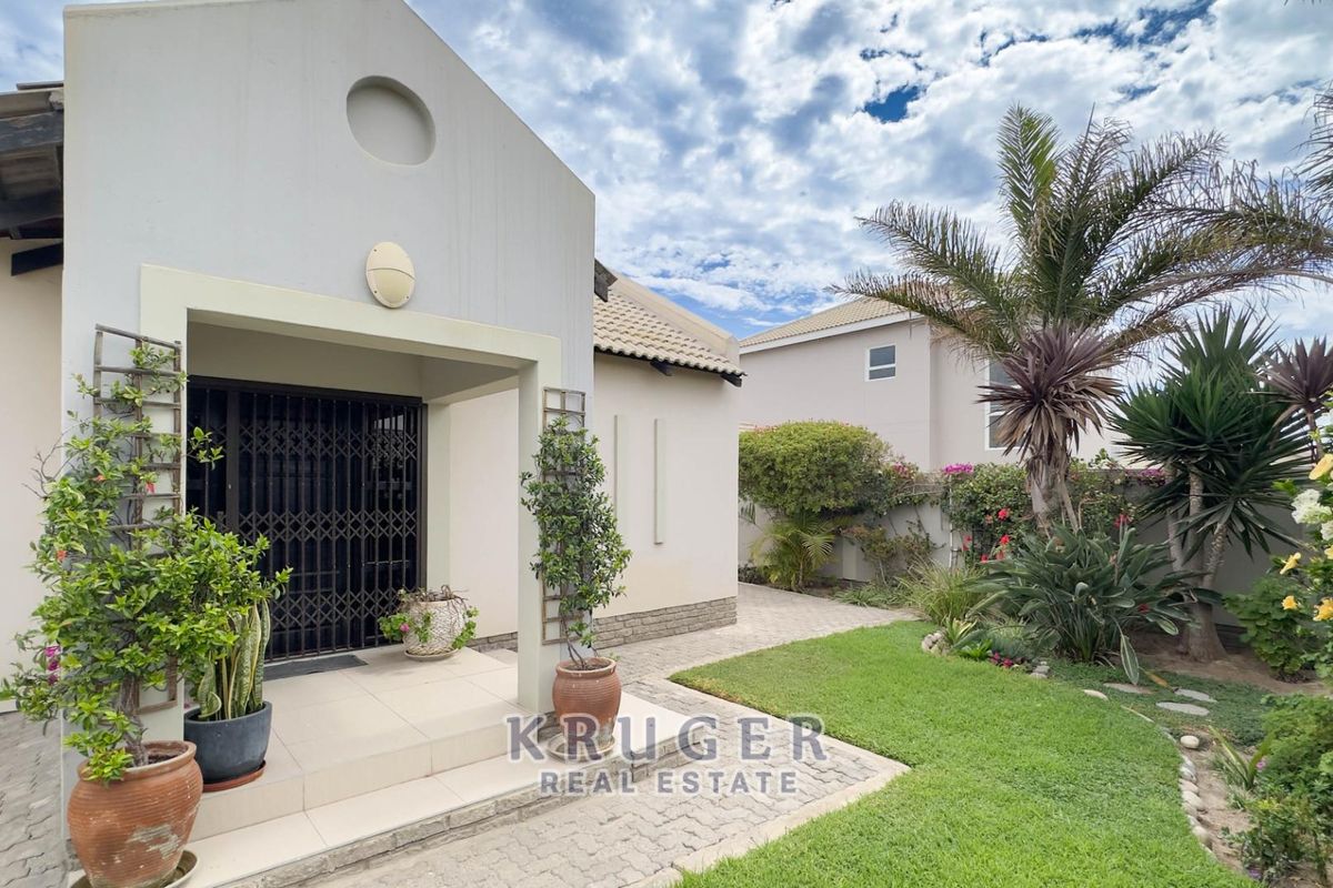 3-BEDROOM HOUSE FOR SALE IN SWAKOPMUND – EXTENSION 15 - Photo 2