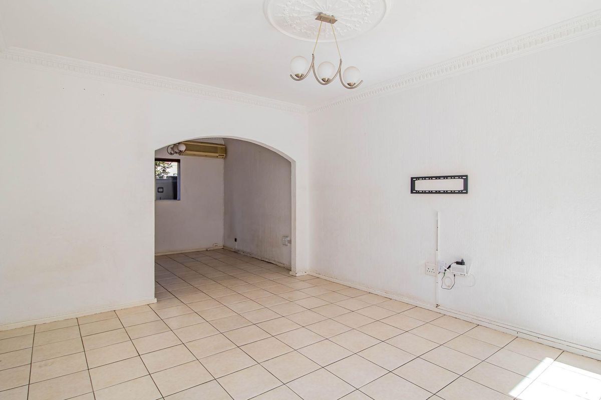 Spacious Living: Duplex Townhouse in Prime Rynsoord - Photo 5