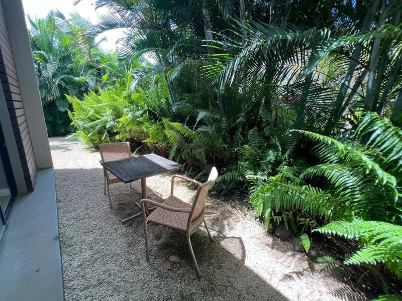 EXCEPTIONAL LUXURY VILLA AT AZURI GOLF ESTATE - Photo 4