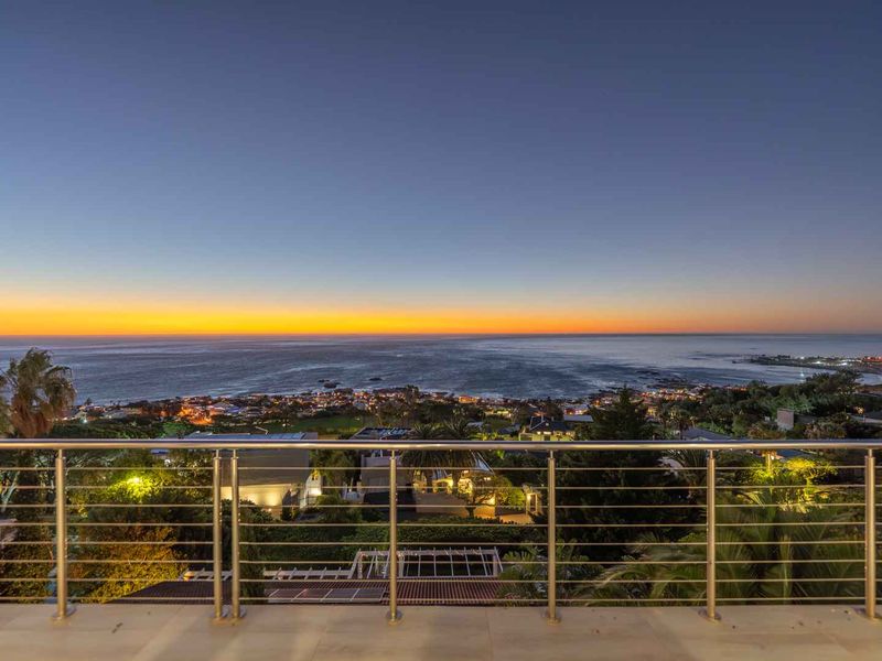 Contemporary Coastal Living with exquisite sea views in Camps Bay - Photo 4