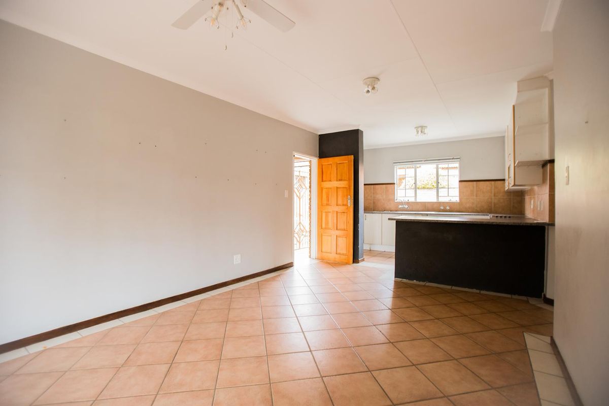 3 Bedroom Simplex with Private garden - Photo 5