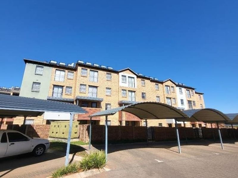 Two Bedroom Apartment in Montana - Photo 2