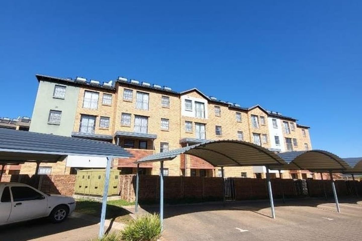 Two Bedroom Apartment in Montana - Photo 2