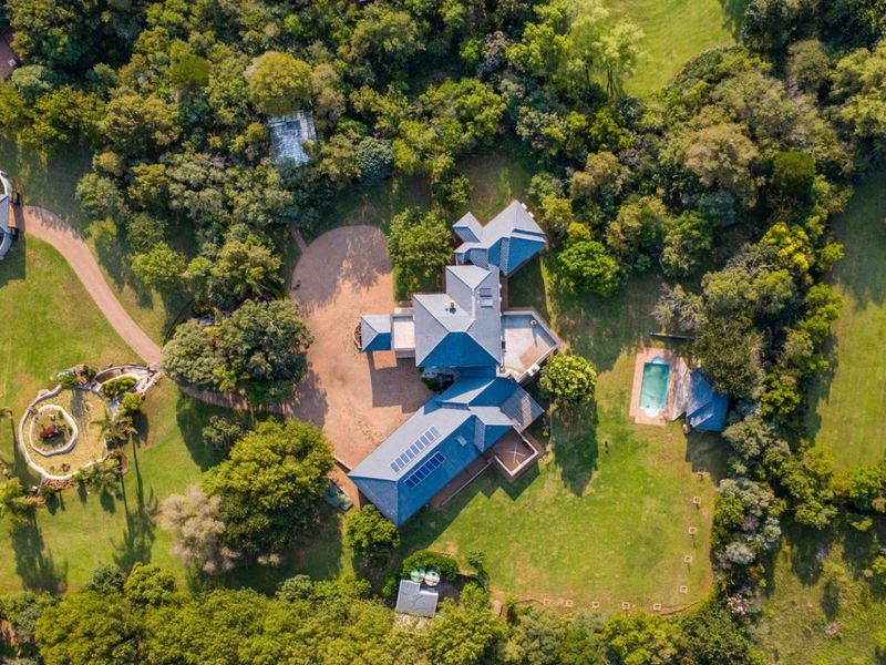 Magnificent 6 Bedroom Family Residence in Mooikloof Equestrian Estate - Photo 10