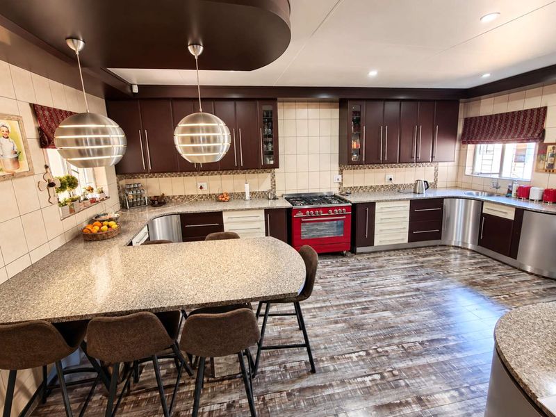Family home with two flatlets as an extra income - Photo 9