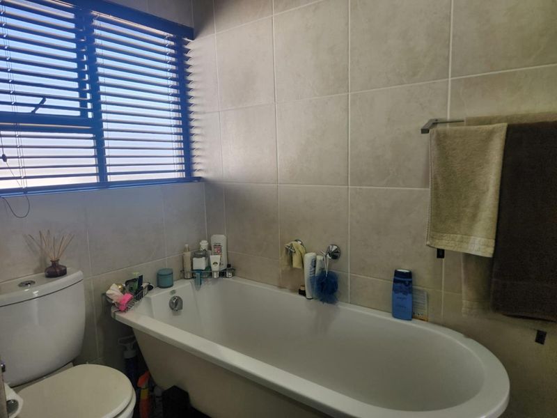 Charming North-Facing 2-Bedroom Unit in Modern Complex - Photo 3