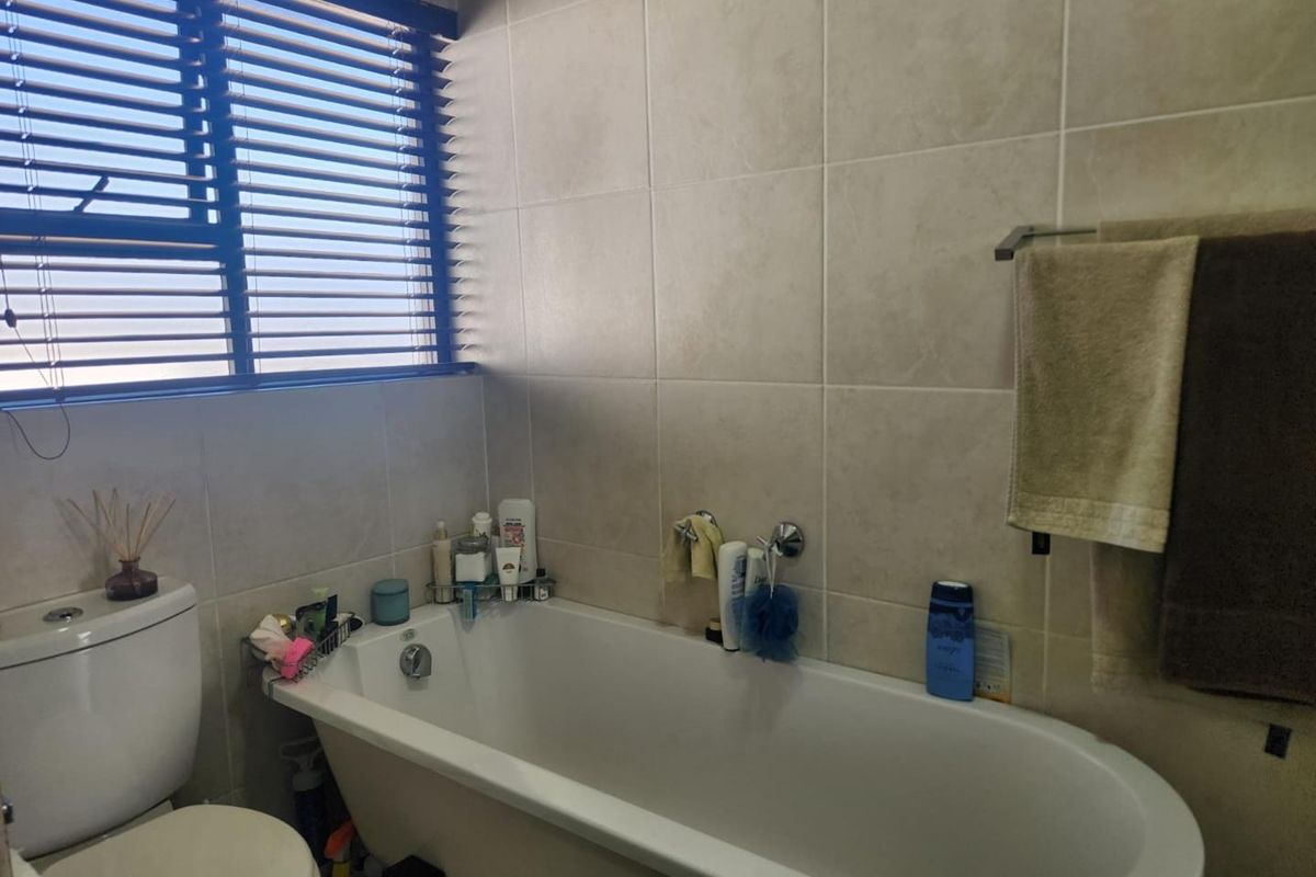 Charming North-Facing 2-Bedroom Unit in Modern Complex - Photo 3