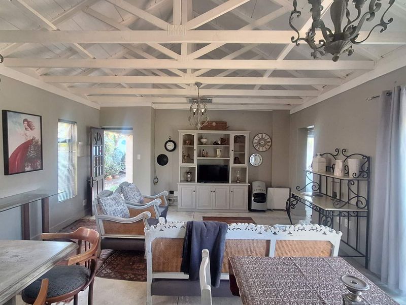 Stunning 2 Bedroom Cottage in Northriding - Photo 2