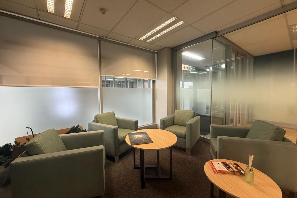 Oxford Corner Rosebank presents an exceptional 2nd floor office space of 475m2 - Photo 5
