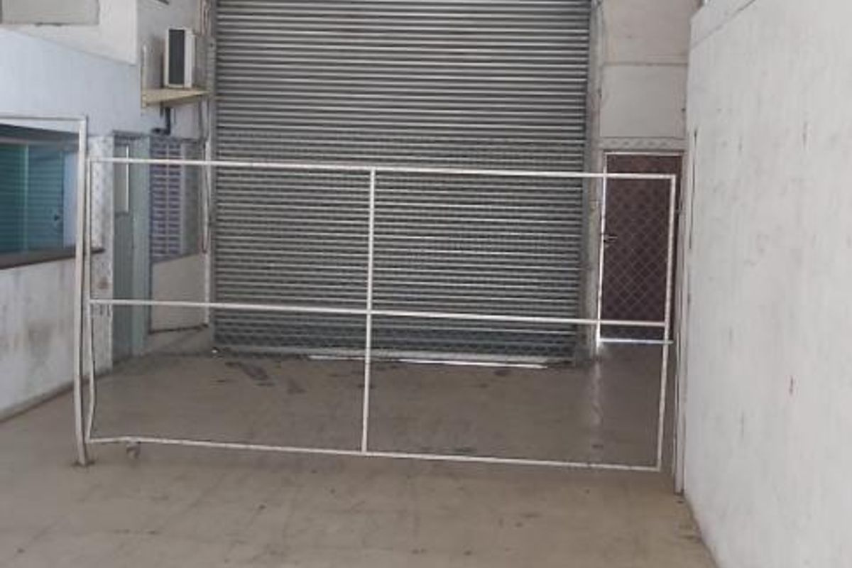 Warehouse/workshop to let in Sidwell. - Photo 4