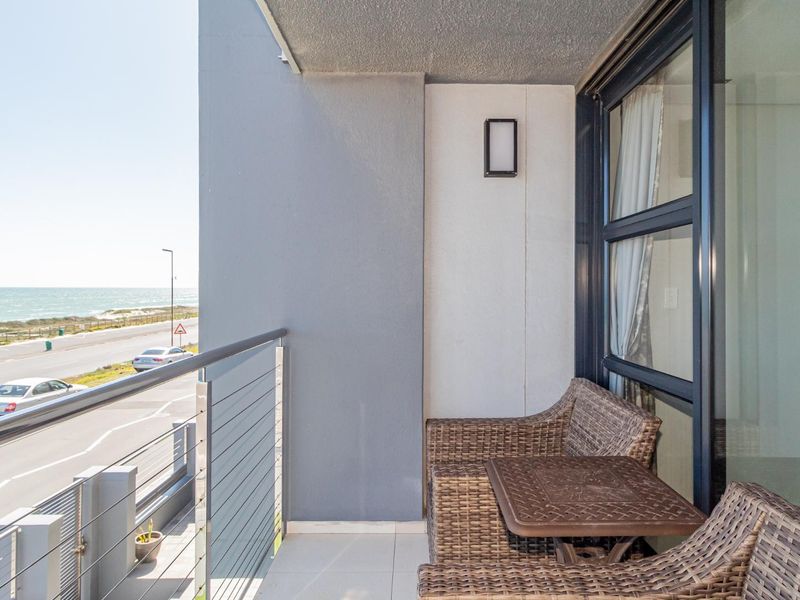 2 Bedroom apartment for sale in Exclusive Beachfront complex. - Photo 10