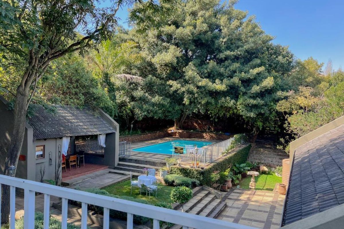 Elegant and Profitable 13 bedroom Guest House for Sale - Photo 4