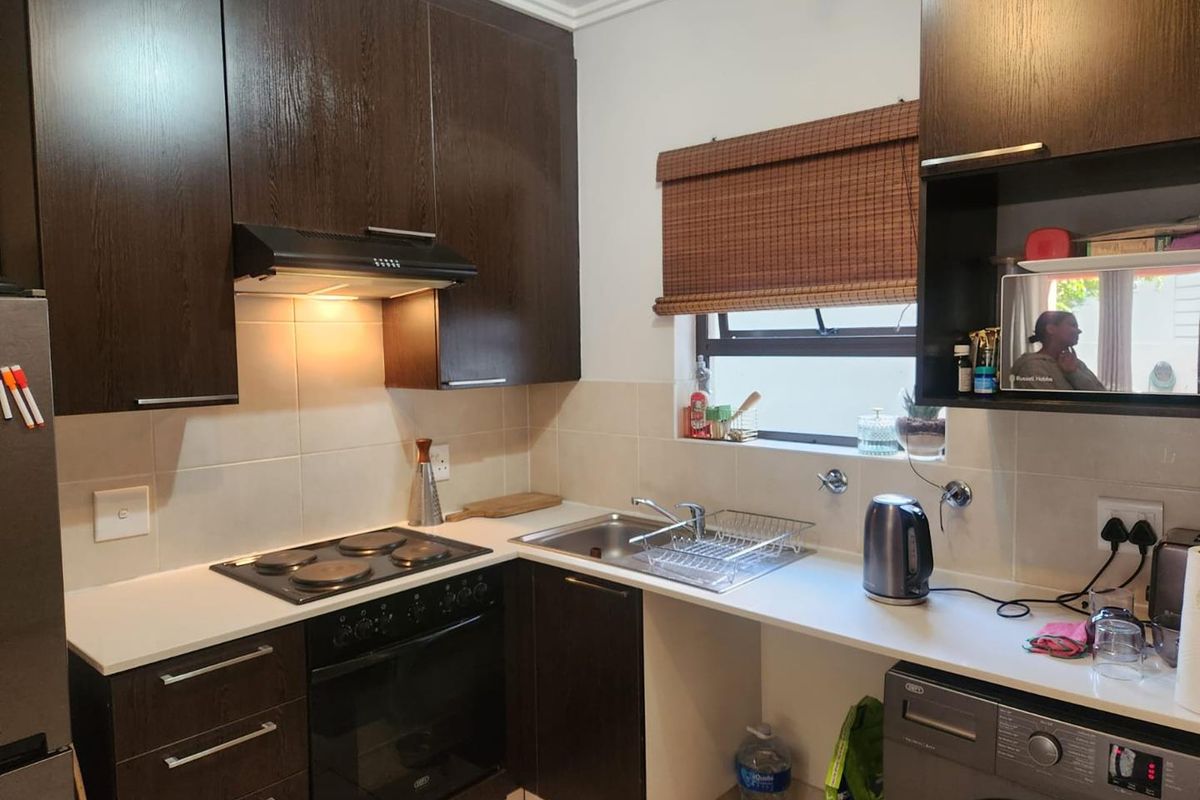 1 Bedroom Apartment with Private Garden in Secure Lonehill Estate - Photo 3