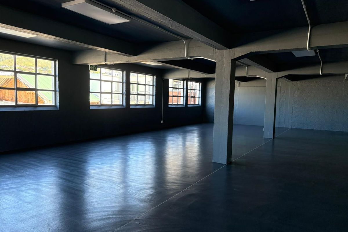 500m2 first floor space ideal for fitness to let in Gardens - Photo 3