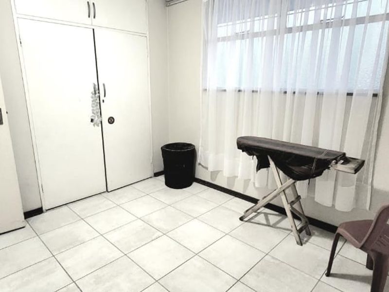 "Sophisticated Living: 2BR, 2BA Paradise with Pool Access!" - Photo 10