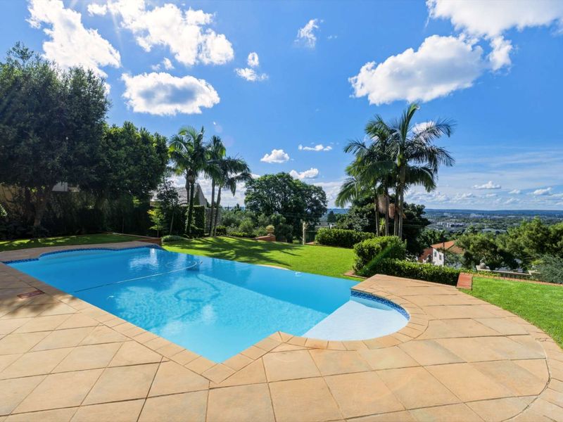 Prestigious 5-Bedroom Estate in Silver Oak Place, Waterkloof - Photo 4