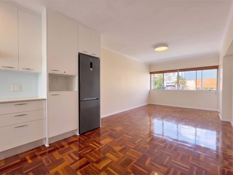 Spacious 1-Bed in Iconic Rapallo - Photo 2