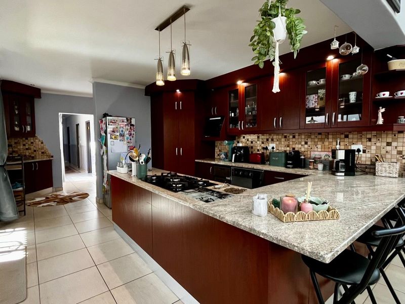 3 Bedroom House for Sale – Elisenheim - Photo 2