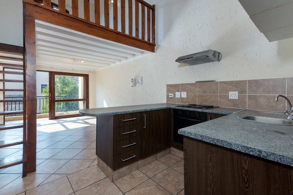 TOP FLOOR LOFT APARTMENT, BOASTING LOADS OF NAURAL LIGHT AND IN A FANTASTIC LOCATION - Photo 2