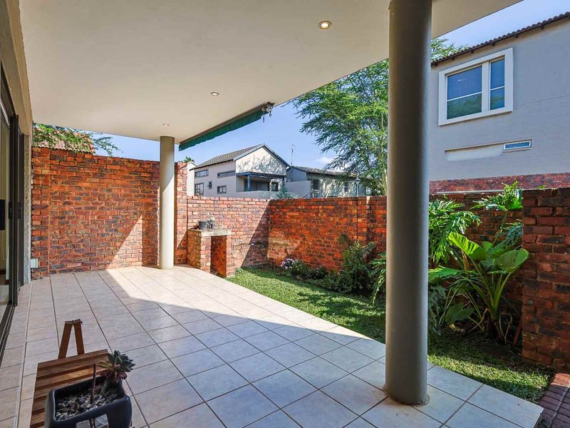 Modern, Move-In Ready Home in Secure & Sought After Olympus Estate - Photo 9