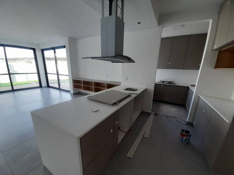 Newly build complex, north facing with only 12 units - Photo 7