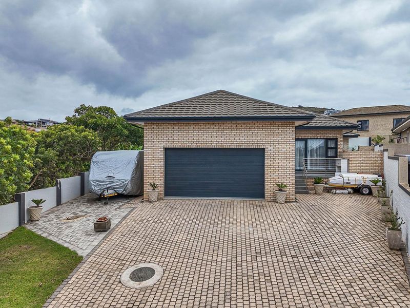 Charming, Low Maintenance Family Home in Monte Christo - Photo 2