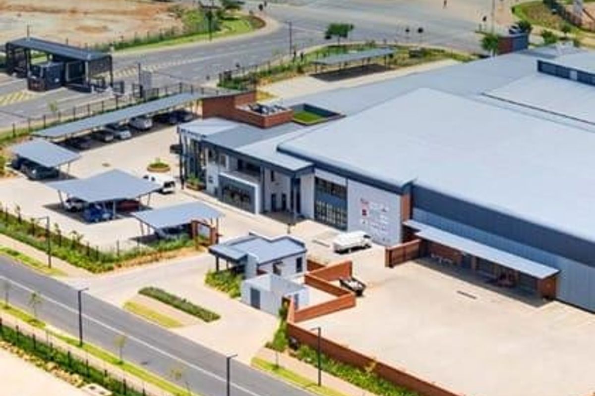 2 200m2 Gosforth Park Warehouse To Let - Photo 2