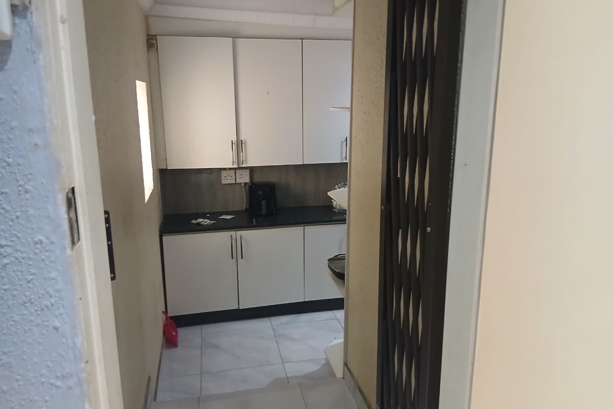 Two Homes, One Property: Ideal for Families & Investors! - Photo 5