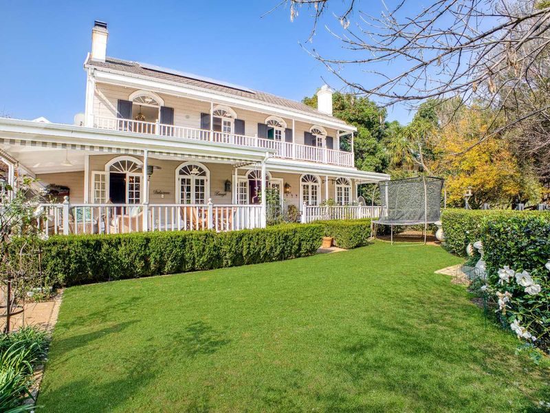 CHARACTER 5 BEDROOM HOME IN FOURWAYS GARDENS - Photo 1