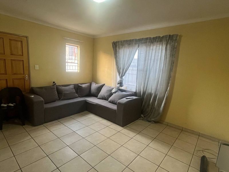House in Leopard Rest Estate - Photo 5