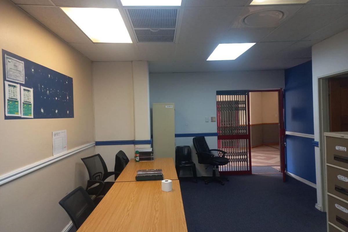 Luxury & Upmarket - Photo 2