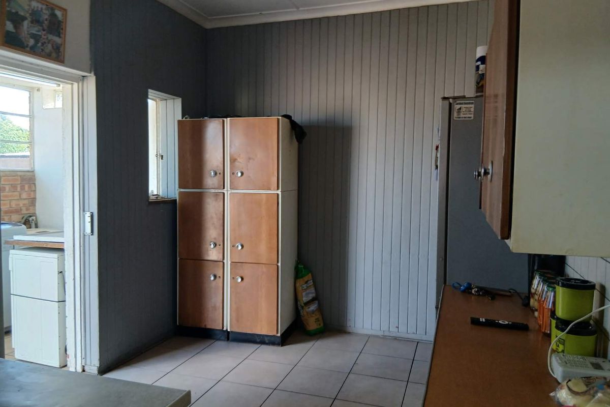 Family Home For Sale - Photo 5