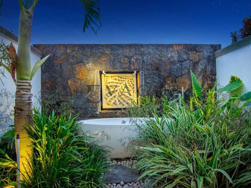 LUXURY VILLA READY FOR IMMEDIATE ENJOYMENT. - Photo 9