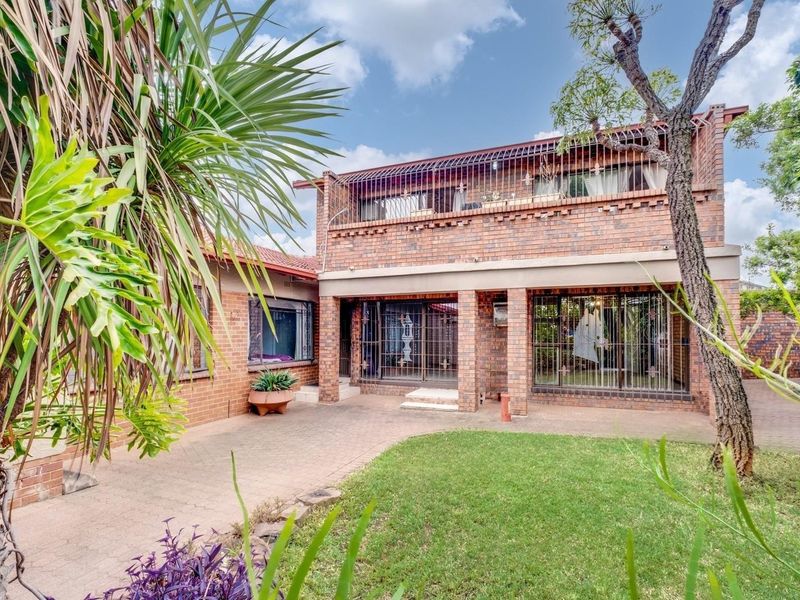 A Landmark Family Home with Space to Live, Work and Grow - Photo 10