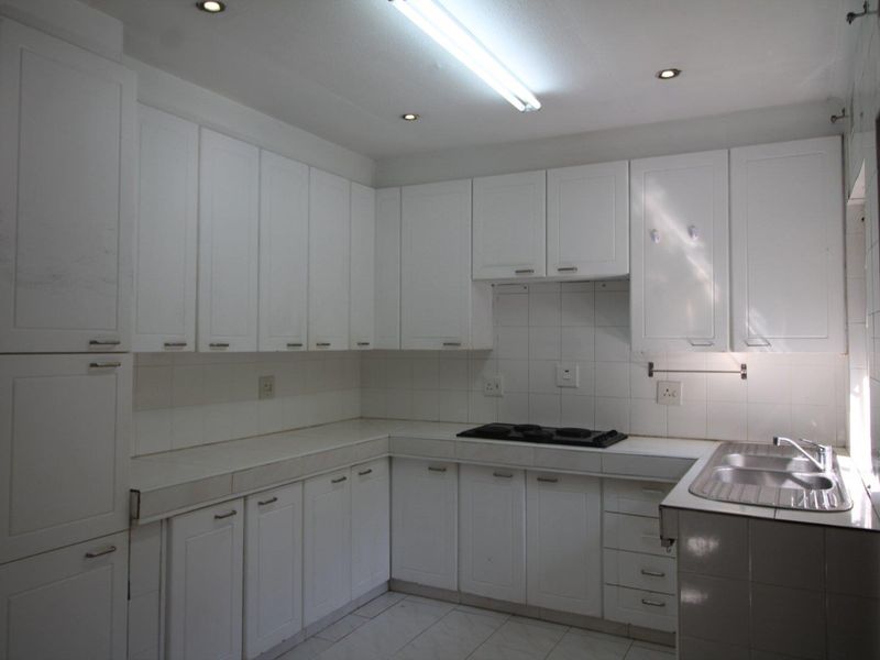 4 Bedroom House for rent - Photo 8