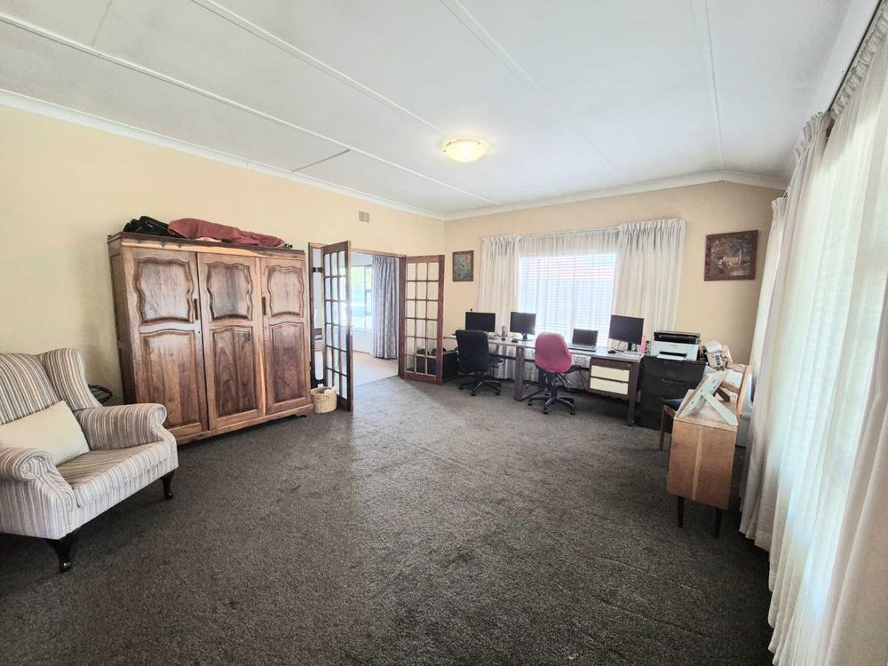 Large lounge at front door