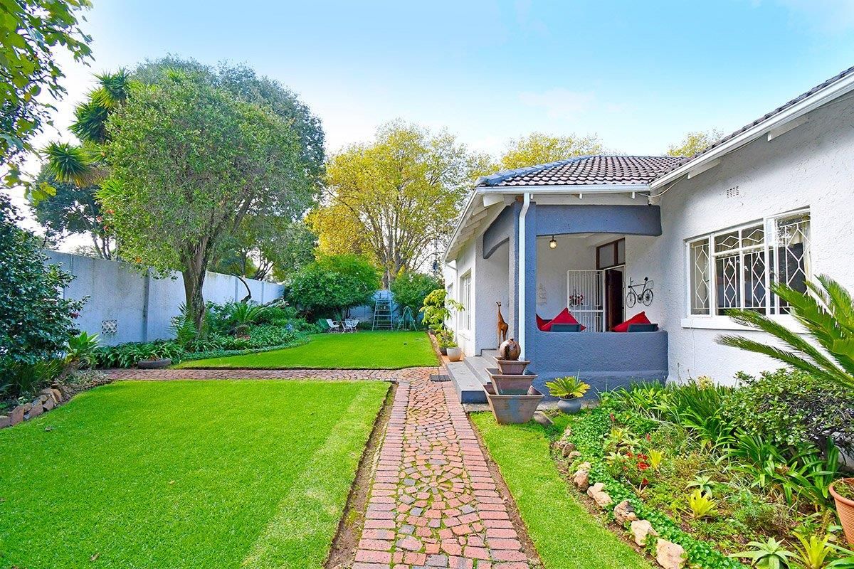 Spacious Family Home Near Sydenham Highlands North Synagogue - Photo 3