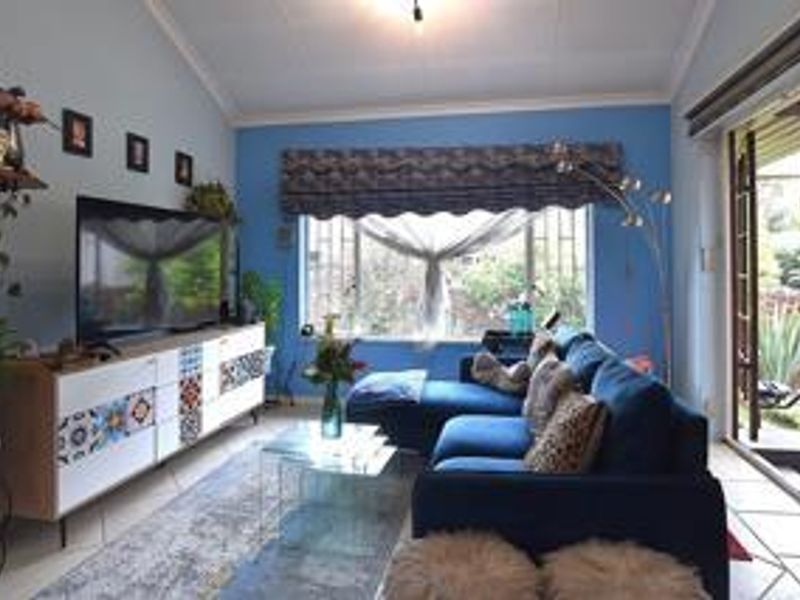 Two Bedroom Townhouse for Sale in Rivonia - Photo 6