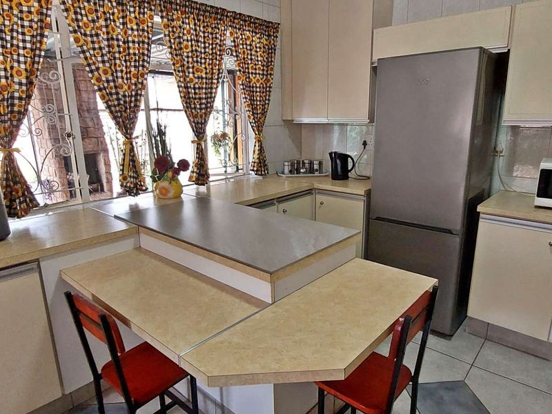 Family entertainer with large flat - Photo 7