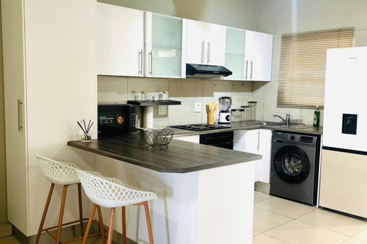 Fully furnished apartment at N$23 000 P/M - Photo 2