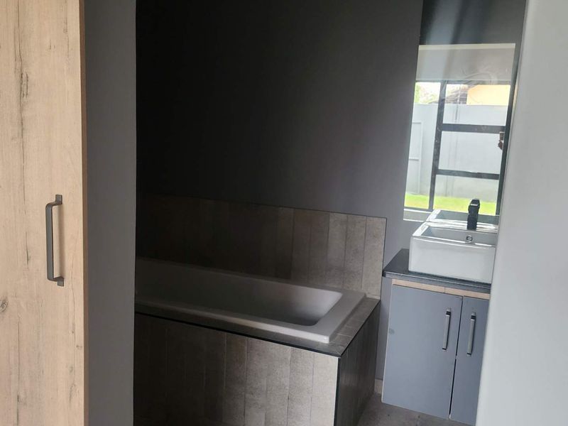 Great Investment opportunity, Straight from the Developer no additional Costs, No transfer Costs - Photo 6