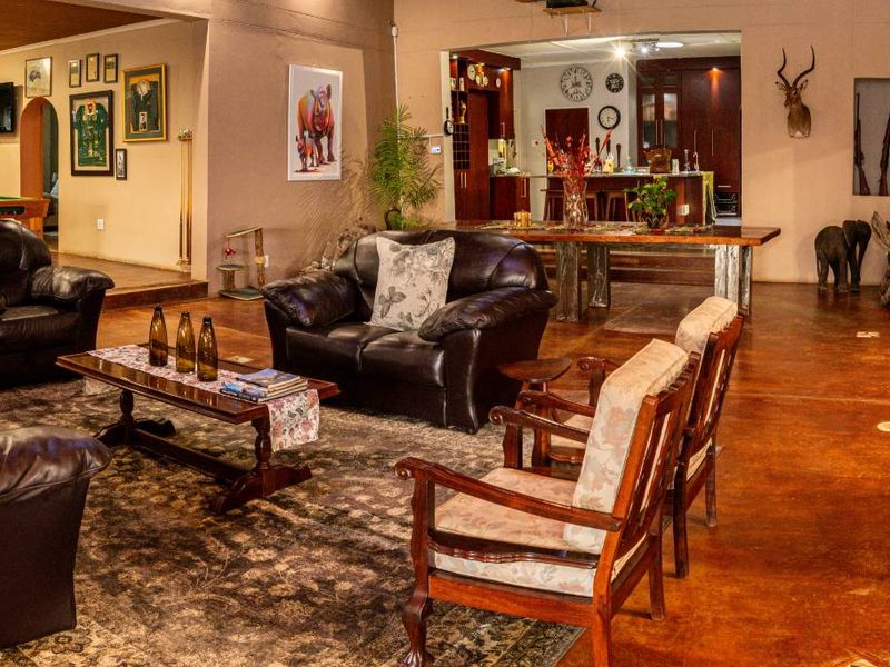 FOR SALE- BEAUTIFUL SMALL HOLDING IN BRAKWATER, WINDHOEK, NAMIBIA.(HAS GREAT POTENTIAL TO APPLY FOR B&B AND DAY TO DAY ACCOMMODATION) - Photo 2