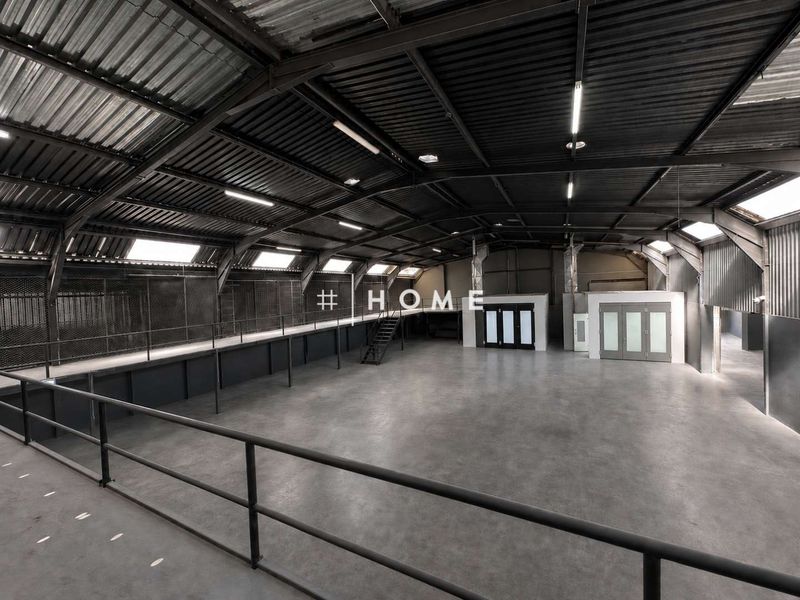 Commercial Property in Southern Industrial Area - Photo 3
