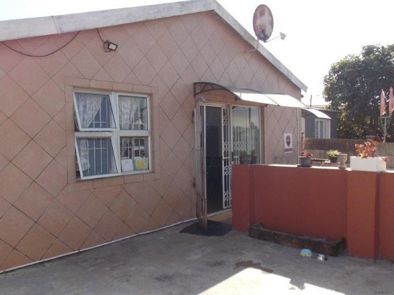 Perfect Family Home in Grove End Phoenix - Photo 7